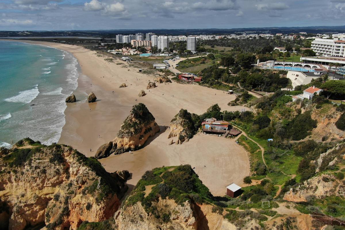 alvor perle secrète de l’algarve entre lagune et falaises